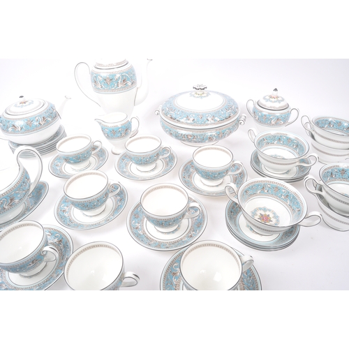 134 - Wedgwood - Turquoise Florentine - A vintage 20th Century Wedgwood bone china tea and coffee service ... 