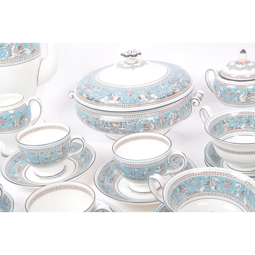 134 - Wedgwood - Turquoise Florentine - A vintage 20th Century Wedgwood bone china tea and coffee service ... 