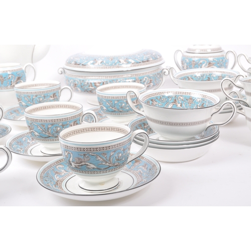 134 - Wedgwood - Turquoise Florentine - A vintage 20th Century Wedgwood bone china tea and coffee service ... 