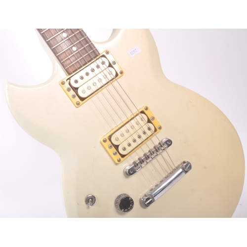 421 - Yamaha - A vintage late 20th century circa 1980s electric guitar. SG 200 model with six strings, mah... 