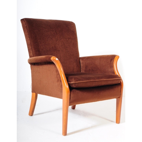 618 - Parker Knoll - A pair of mid 20th century Parker Knoll PK 749 open lounge armchairs. The chairs havi... 