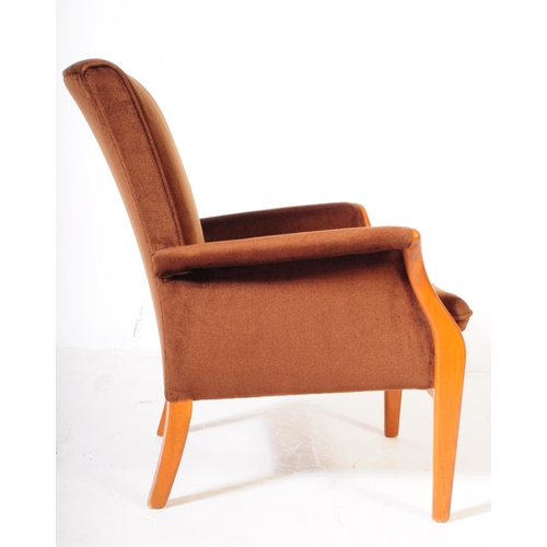 618 - Parker Knoll - A pair of mid 20th century Parker Knoll PK 749 open lounge armchairs. The chairs havi... 