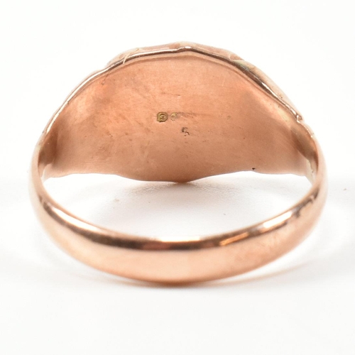 198 - An early 20th century hallmarked 9ct rose gold shield signet ring. The 9ct rose gold signet ring hav... 