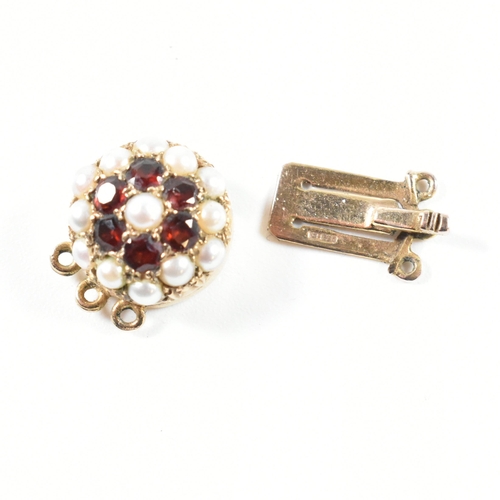 215 - A hallmarked 9ct gold, pearl and garnet cluster necklace box clasp. The box clasp set with a cluster... 