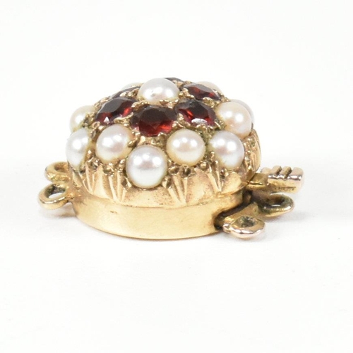 215 - A hallmarked 9ct gold, pearl and garnet cluster necklace box clasp. The box clasp set with a cluster... 