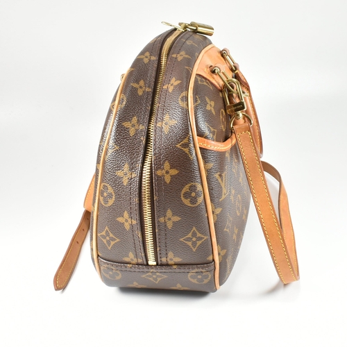 25 - A Louis Vuitton Trouville monogram handbag. The Louis Vuitton handbag/travel bag fashioned in monogr... 