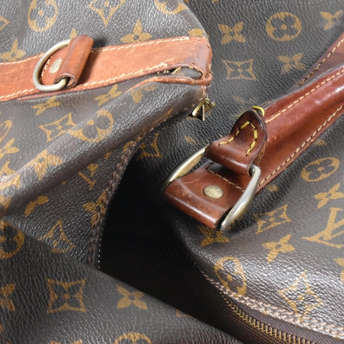 250 - A Louis Vuitton Keepall Bandouliere 55 monogram travel bag. The large travel bag fashioned in monogr... 