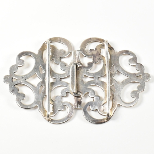 268 - An Edwardian hallmarked silver nurse's belt buckle. The silver nurse's belt buckle having a pierced ... 