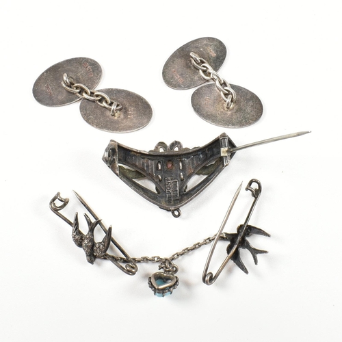 289 - Collection of silver jewellery including French Secessionist brooch pin. The lot to include a 19th c... 