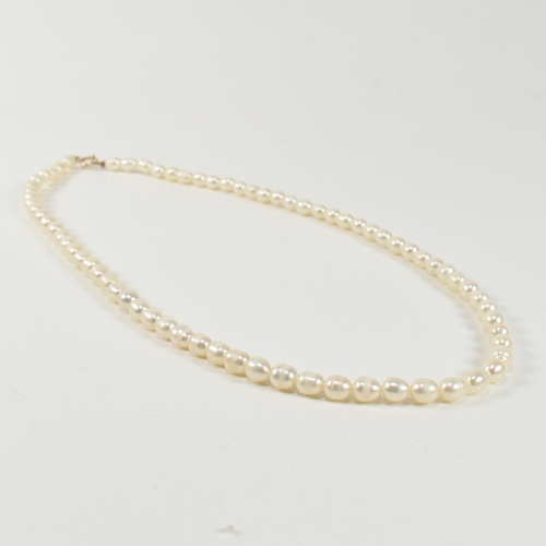 309 - A 9ct gold and cultured pearl necklace. The pearl necklace having a single strand of cultured pearls... 