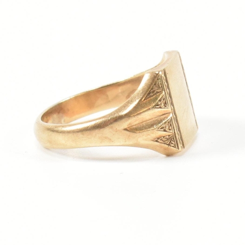 327 - A hallmarked 9ct gold signet ring. The 9ct gold signet ring having a square face with vertical chevr... 