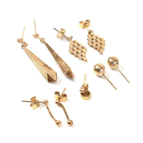 337 - A collection of 9ct gold earrings. The earrings to include four pairs of 9ct gold earrings and a sin... 