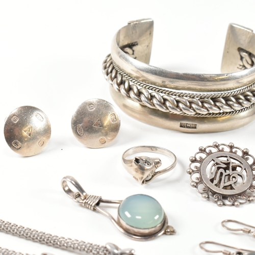 379 - A collection of 925 silver and gem set jewellery. The jewellery to include a hallmarked Italian 925 ... 