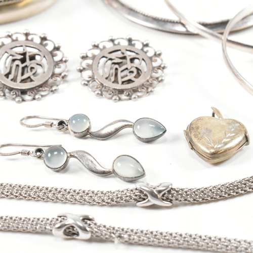 379 - A collection of 925 silver and gem set jewellery. The jewellery to include a hallmarked Italian 925 ... 