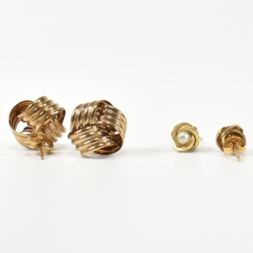 399 - Two pairs of 9ct gold knot earrings. The earrings to include a pair 9ct gold knot earrings with stra... 