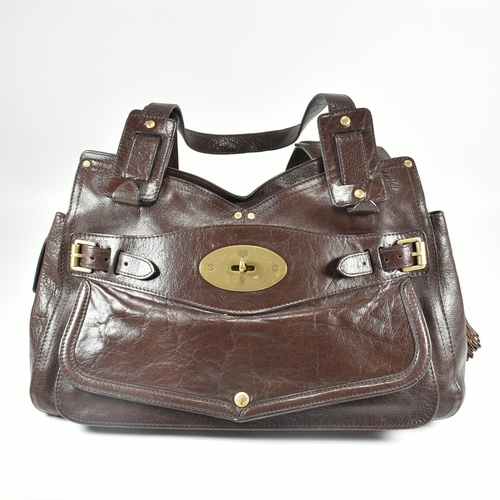 406 - A Mulberry Smithfield brown leather handbag. The Mulberry Large Smithfield bag having a chocolate br... 