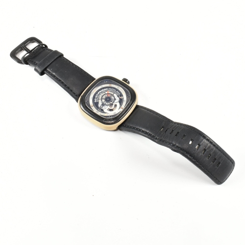 421 - A Sevenfriday industrial 21 jewel wristwatch. Automatic Release 125885S : 01A - CNC.  SF-P2/03-A0603... 