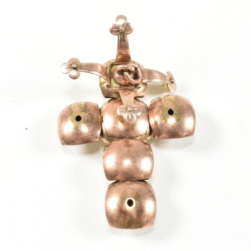 71 - An early 20th century gold and silver masonic puzzle ball cross pendant. Weight 7.5. Measures 4cm un... 