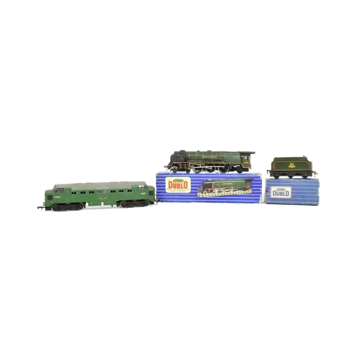 118 - Model Railway - two vintage Hornby OO gauge model railway trainset locomotive engines. Comprising of... 