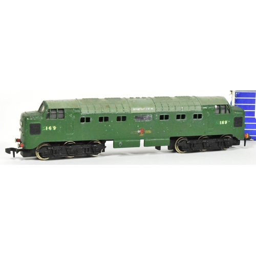 118 - Model Railway - two vintage Hornby OO gauge model railway trainset locomotive engines. Comprising of... 