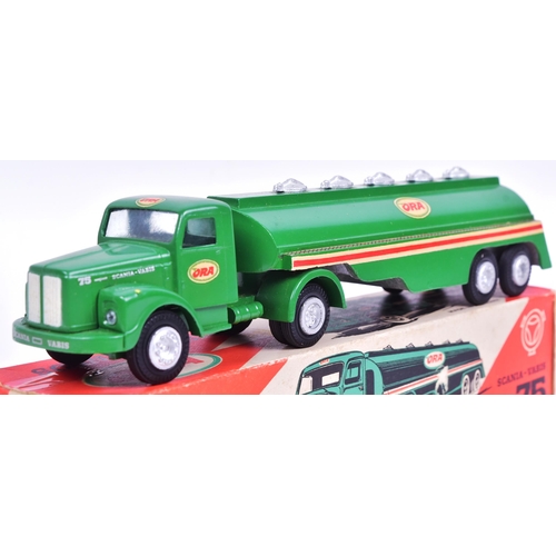 120 - Diecast - an original vintage Tekno made ( Denmark ) diecast model No. 447 Scania-Vabis with ORA Tan... 