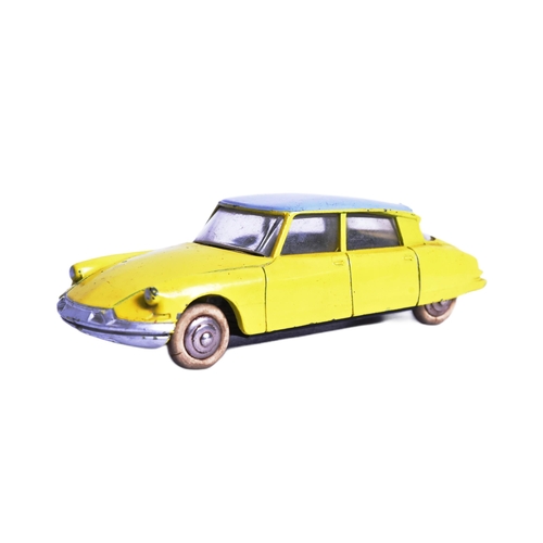 26 - French Dinky Toys - an original vintage French made Dinky Toys diecast model No. 24C Citroen DS 19. ... 