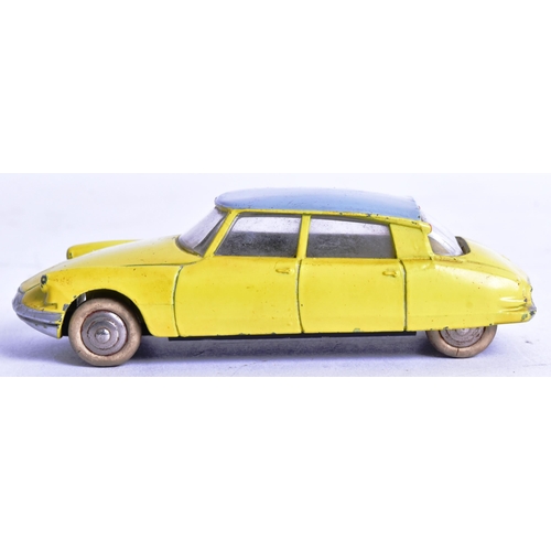 26 - French Dinky Toys - an original vintage French made Dinky Toys diecast model No. 24C Citroen DS 19. ... 