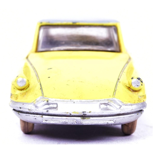 26 - French Dinky Toys - an original vintage French made Dinky Toys diecast model No. 24C Citroen DS 19. ... 