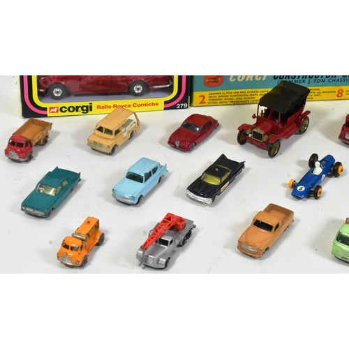 52 - Diecast - a collection of assorted vintage diecast models of various scales and makers to include Co... 