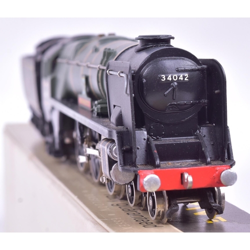 59 - Model Railway - a vintage Wrenn OO gauge model railway trainset locomotive, no. W2236 'Dorchester' 3... 