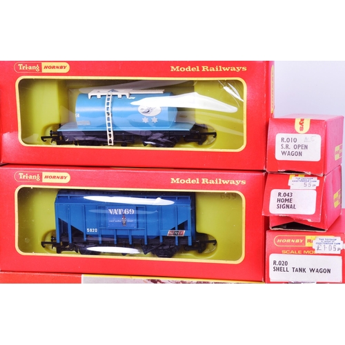 71 - Model Railway - a collection of vintage Triang and Hornby OO gauge model railway trainset locomotive... 