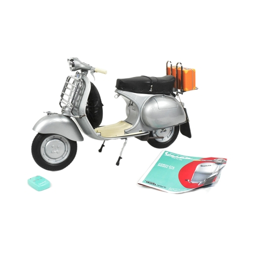 90 - Model Kit - a pre assembled Deagostini made 1/3 scale remote control model of a 1956 GS 150 Vespa Mo... 