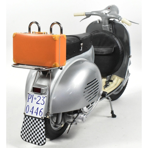 90 - Model Kit - a pre assembled Deagostini made 1/3 scale remote control model of a 1956 GS 150 Vespa Mo... 