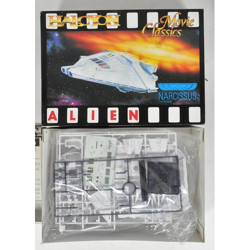 414 - Alien - x2 vintage 1990s Halcyon ' Movie Classics ' ( Alien & Alien 3 ) plastic model kits comprisin... 