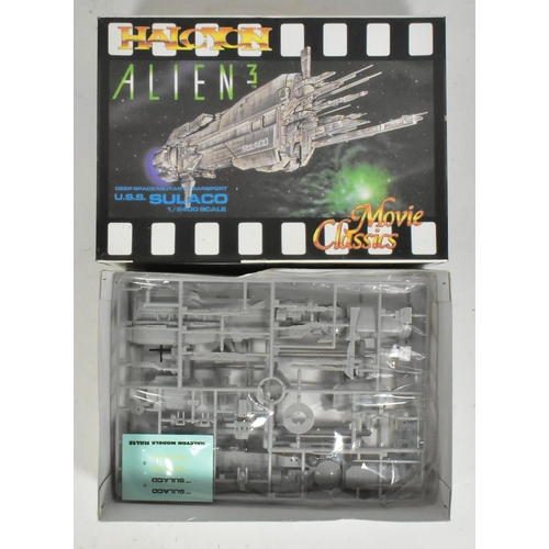 414 - Alien - x2 vintage 1990s Halcyon ' Movie Classics ' ( Alien & Alien 3 ) plastic model kits comprisin... 