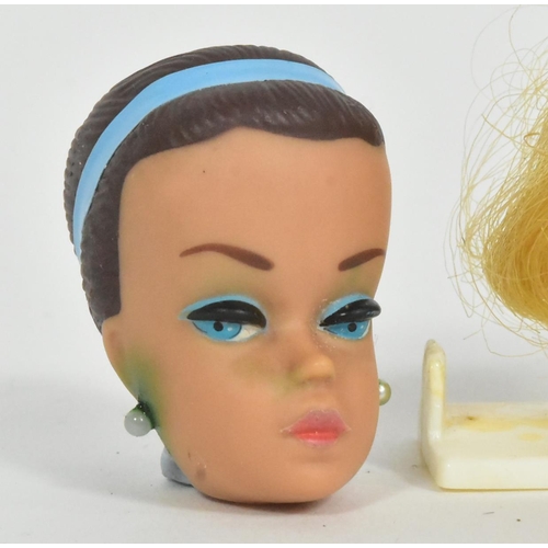 452 - Barbie - original vintage c1963 Mattel made Barbie 'Fashion Queen' accessory set comprising: spare h... 