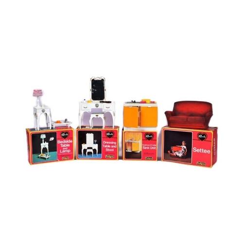 458 - Sindy Furniture - a collection of x5 original vintage Pedigree Sindy Doll House furniture comprising... 