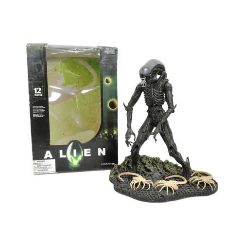 461 - Action Figures - an original McFarlane Toys made 12 inch Alien action figure. Detailed figure with a... 