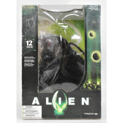 461 - Action Figures - an original McFarlane Toys made 12 inch Alien action figure. Detailed figure with a... 