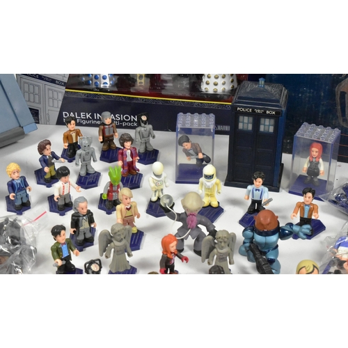 486 - Doctor Who - an assorted collection of boxed action figures, playsets and other items. Including: Da... 