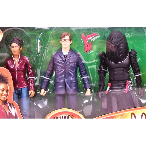 501 - Doctor Who - Character Options - a Series 3 '6 Figure Gift Pack ' action figure set with Martha Jone... 