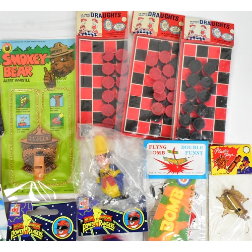 541 - Rack Pack Toys & Novelties - a collection of assorted vintage c1950s to 1990s 'rack pack' toys, merc... 