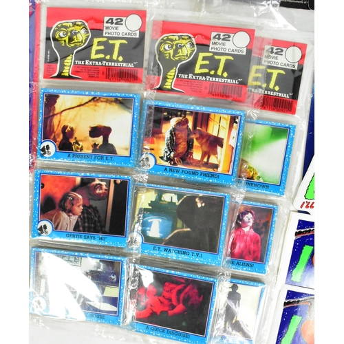 553 - ET The Extra Terrestrial - a collection of vintage c1980s ET merchandise, toys and memorabilia. Incl... 