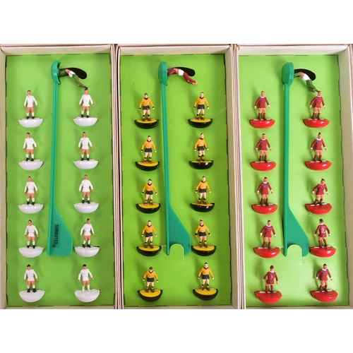 586 - Subbuteo - a collection of x8 vintage Subbuteo table top football teams. Various British and Interna... 