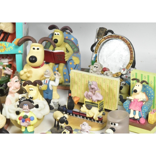 591 - Wallace & Gromit - a collection of assorted Wallace & Gromit TV & Film related memorabilia to includ... 