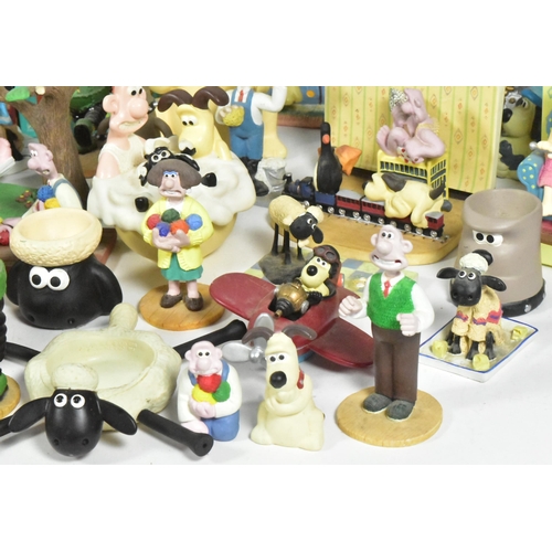 591 - Wallace & Gromit - a collection of assorted Wallace & Gromit TV & Film related memorabilia to includ... 