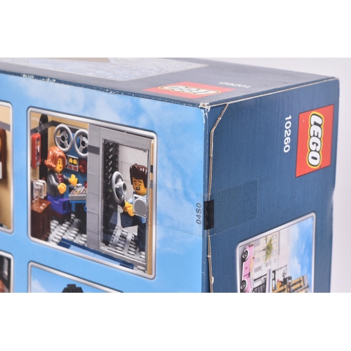 627 - Lego -  a factory sealed Lego Creator set No. 10260 Downtown Diner modular set. The set containing x... 