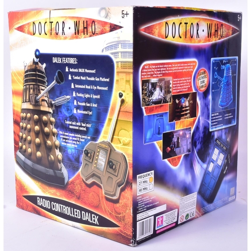 639 - Doctor Who - Character Options - a large scale Radio Controlled Dalek RC action figure. Gold, with l... 