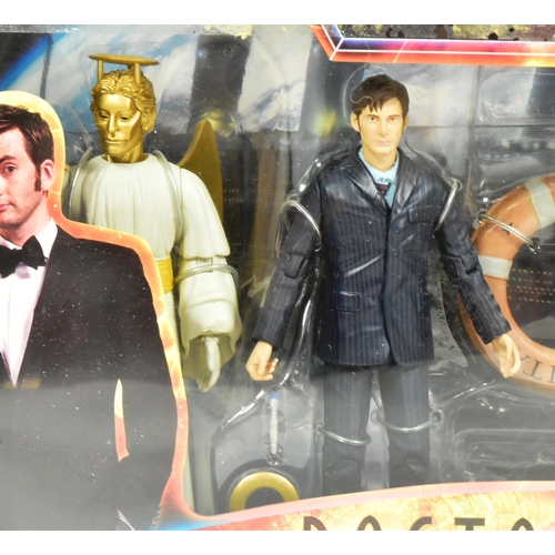 699 - Doctor Who - Character Options - 'Voyage Of The Damned Gift Set' action figure set, featuring The Do... 