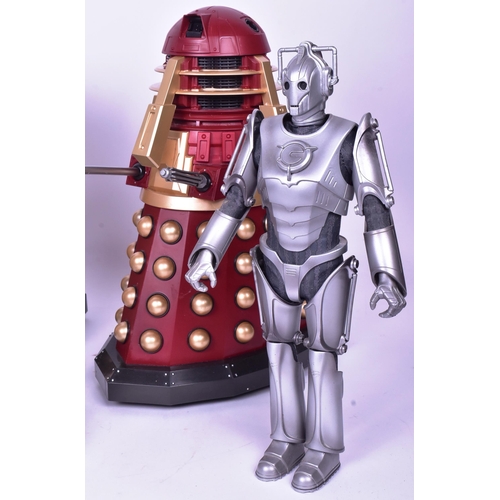 748 - Doctor Who - Electronic Toys - a collection of (mostly) electronic / talking Dr Who toys including: ... 